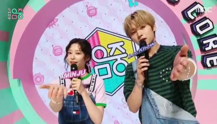 preppystay's tweet photo. #Mc_LeeKnow #LeeKnow #showshowshow https://t.co/TnkPsQxoGH