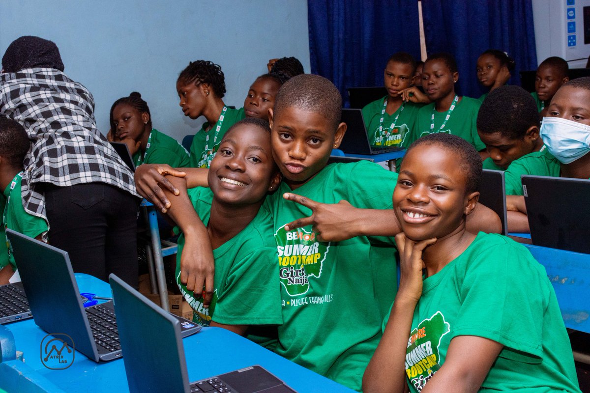 elijahsmithB's tweet photo. Seeing these young folks learning alot really makes me happy, also considering the fact that I have passion for babies and younger ones.
Thanks to the First Lady of Ondo State for this initiative
#matrixlab #learning #kudos #tech #girls #ondo https://t.co/NOYDKvfI7l