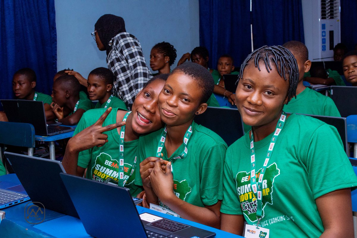 elijahsmithB's tweet photo. Seeing these young folks learning alot really makes me happy, also considering the fact that I have passion for babies and younger ones.
Thanks to the First Lady of Ondo State for this initiative
#matrixlab #learning #kudos #tech #girls #ondo https://t.co/NOYDKvfI7l