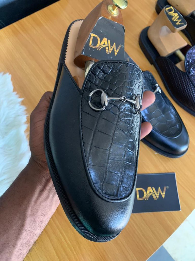 DAW luxury mole 
Available in all sizes 
#12,000