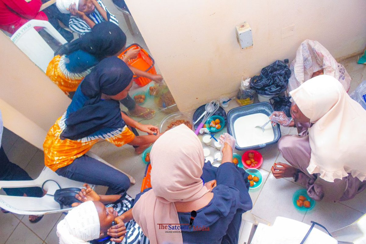 SatcomMedia's tweet image. Pictorial Update from KWABAFEST, an initiative of PIAM (Poetry in a Million Voices) is one the largest Book and Arts festivals in Nigeria involving a  group of young arts students and enthusiasts all over Nigeria.