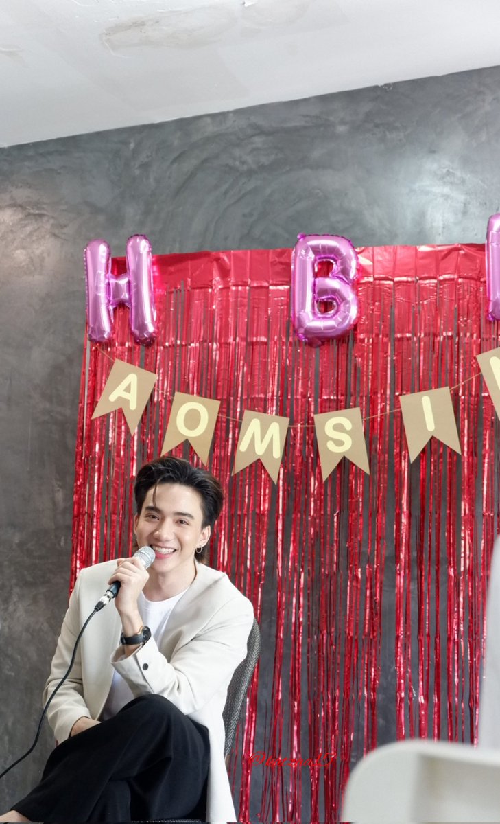Katzaa15's tweet photo. ยิ้มของเธอ ทำให้ฉันละลายยยย เจ้ารอยยิ้ม
@aomsinwrp
#AomsinmeetingDay https://t.co/L6Ont2Aria