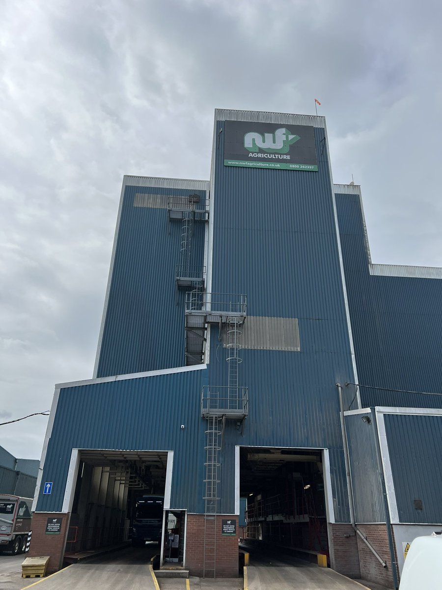 GavinNWF's tweet photo. Back at the mother ship today! 🐄 🐑 🚜 #nwf #northwesternfarmers #farming #cow #sheep #ruminant #farm #feed https://t.co/jaqHklq3ps