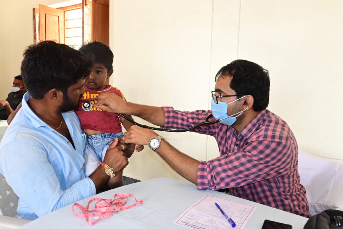 DrRanjithReddy's tweet photo. మా #RRFoundation ఆధ్వర్యంలో MNJ క్యాన్సర్ హాస్పిటల్, PMRIMS వారి సహకారంతో చేవెళ్ల నియోజకవర్గం,శంకర్ పల్లి మండలం, కొత్తపల్లి గ్రామంలోని మల్టీ పర్పస్ కమ్యూనిటీ హాల్ లో ఏర్పాటు చేసిన" ఉచిత వైద్య శిబిరం"ను స్థానిక సర్పంచ్ ఎం.శాంతమ్మ చెన్నయ్య గారు ప్రారంభించారు.
@trsharish @KTRTRS https://t.co/iYfIXbLd5i
