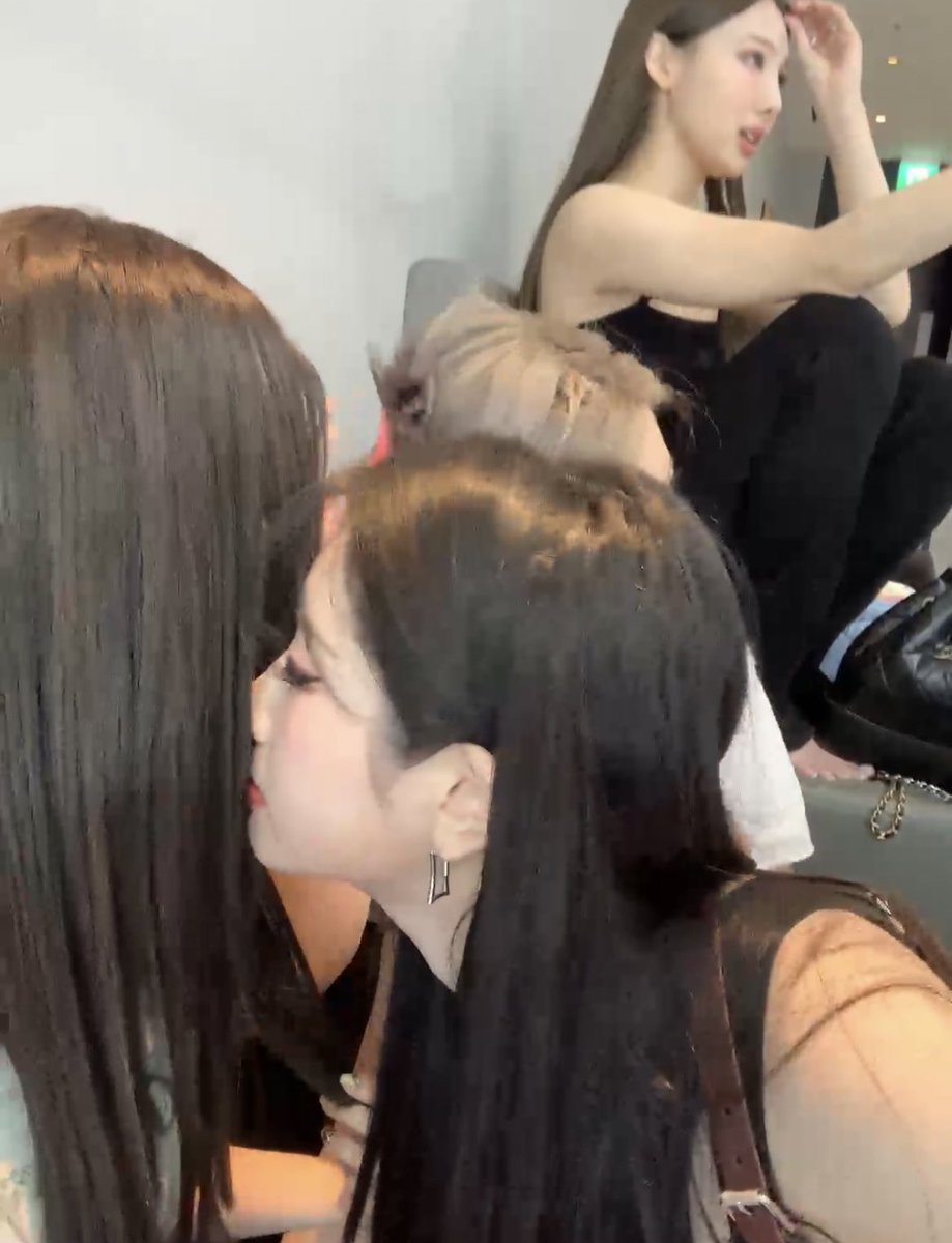 mssr63's tweet photo. day 2 without jihyo: https://t.co/CE7341hFA9