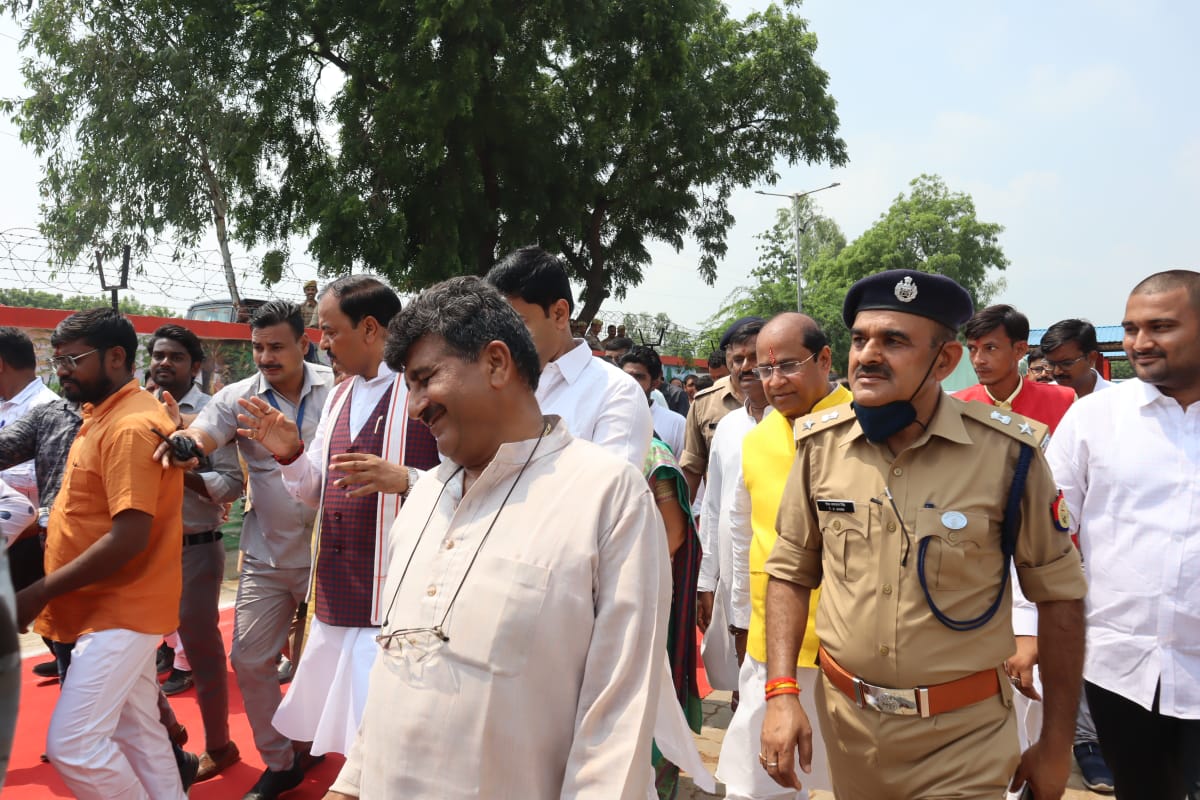 Kanpur Outer Police tweet media