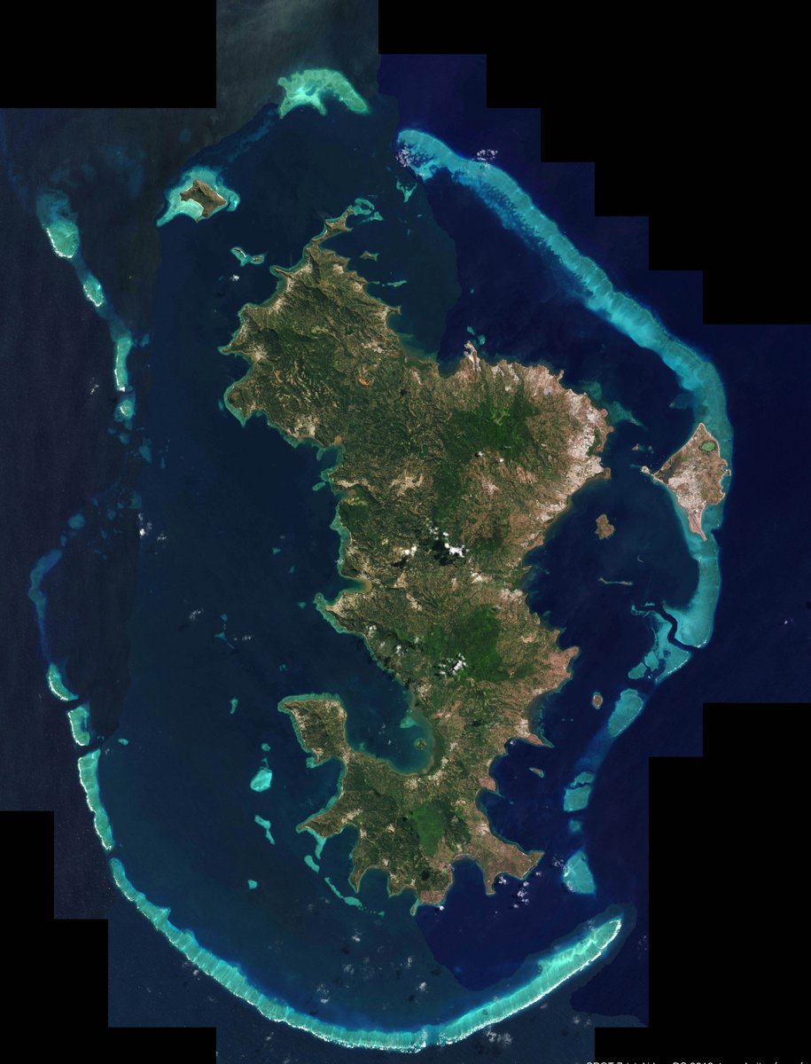alexandrehory's tweet photo. L'île de #Mayotte, département français et région européenne de l'océan Indien.

Cliché du satellite Spot 7, altitude 694km, 3 mars 2018. Couleurs naturelles.
#Geoimage @esa @ESA_EO #outremer https://t.co/WG2Byix7SD