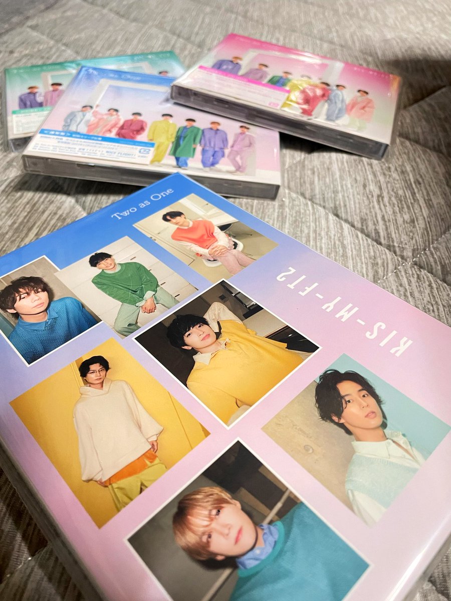 chibitan_ft2's tweet photo. お待たせ〜〜〜😚💿✨✨
楽しみは寝かせたい未開封組✋
飲みながら観ないと☕️🛩🌈
#KisMyFt2
#キスマイ
#29thSINGLE
#TwoasOne
#隣に君がいれば越えていける
#NICEFLIGHT
#ナイフラ
#いつだってキスマイ7人でTwoasOne
#キスマイとカフェラテタイム
#KisMyFtに逢えるdeShow2022 https://t.co/0f0iQEU2Vb