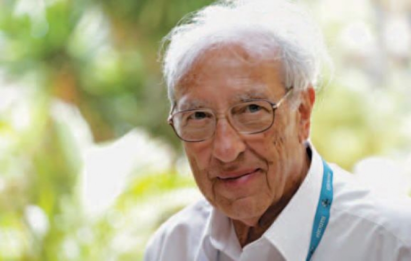 mariobianchi18's tweet photo. Il #27agosto 2021 moriva #EdmondFischer. Biochimico. Nobel con E. Krebs nel 1992 per la scoperta della fosforilazione proteica come meccanismo di regolazione biologica che governa le proteine cellulari. Studiò tecniche che impediscono al corpo di rigettare gli organi trapiantati. https://t.co/6G5gBGycmk
