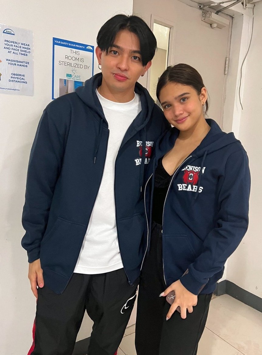 llhaeu's tweet photo. black n white and couple jackets 

CRIZJO AtAraneta https://t.co/U25YxUlzVA