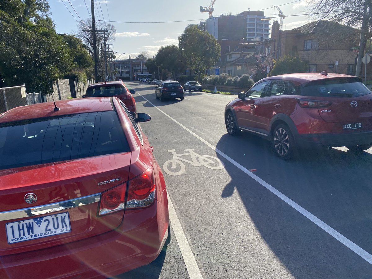 I’m always equal parts impressed, amused and annoyed when I see this gold standard protected bike lane outside Vic Roads in Kew Melbourne: it’s only 200 metres and the connections are awful