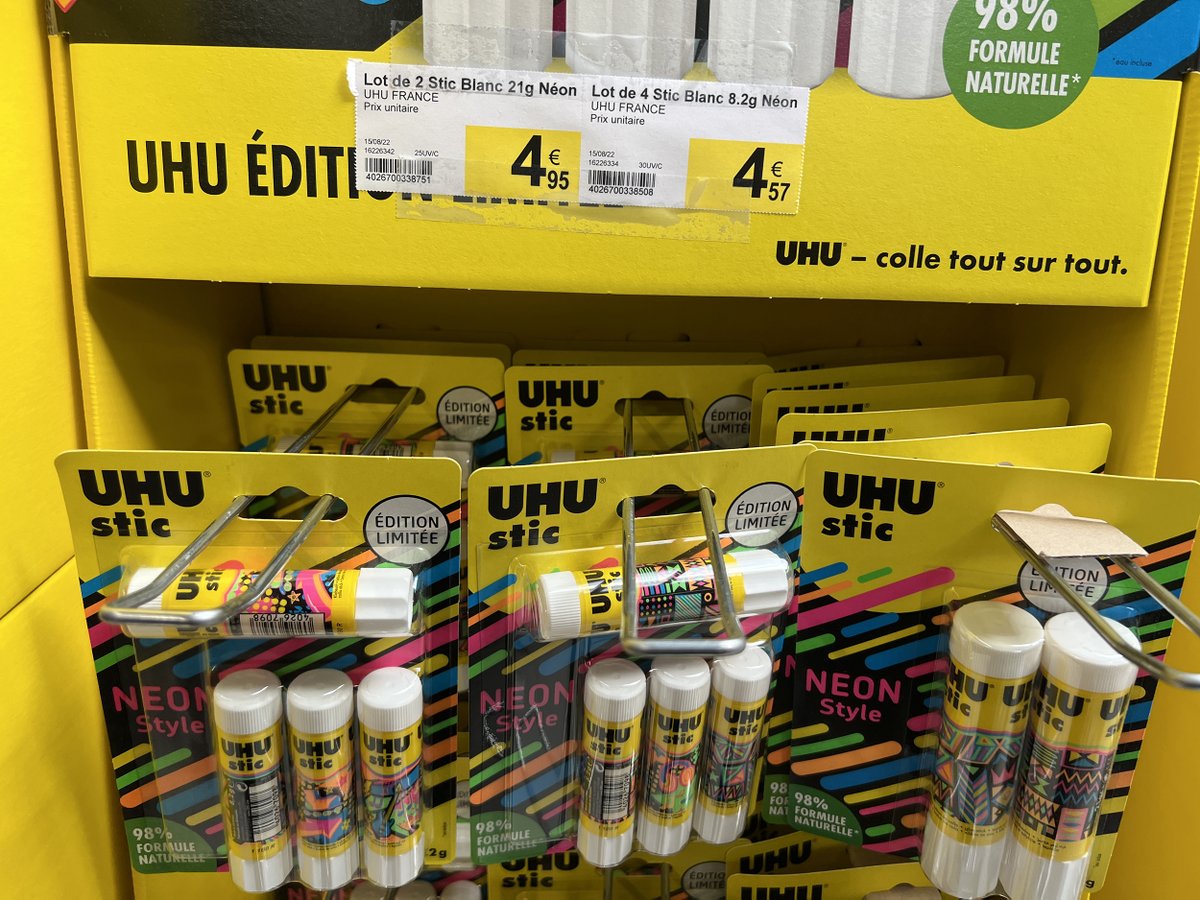 Dauvers70's tweet photo. Là, comme ça, la meilleure affaire ? 2 sticks de 21 g à 4,95 € ou 4 sticks de 8,2 g à 4,57 € ? 
Ou quand l’enseigne pourrait faciliter le choix de ses clients… #PENSERCLIENT.  

Ça balance (pas mal) le samedi, ici >> https://t.co/3OT8Eet35I
[ Et tant pis si ça...colle ] https://t.co/aqviH3aMEd