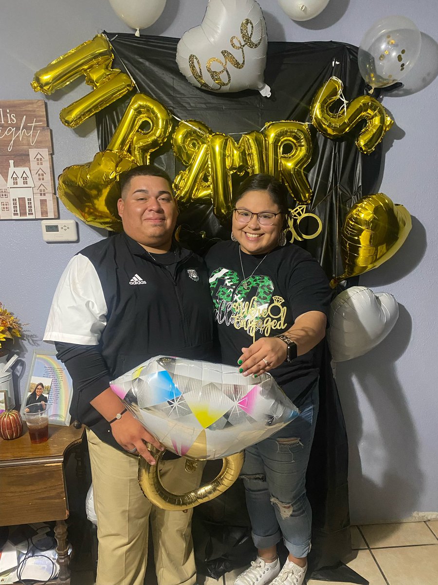 julieram0s's tweet photo. pop the champagne i’m changing my last name 💍💍
FUTURE MRS.JOSEPH RAMOS COMING SOON♥️♥️💍💍😍😍
@Joryan79 https://t.co/1AprOYMJTn