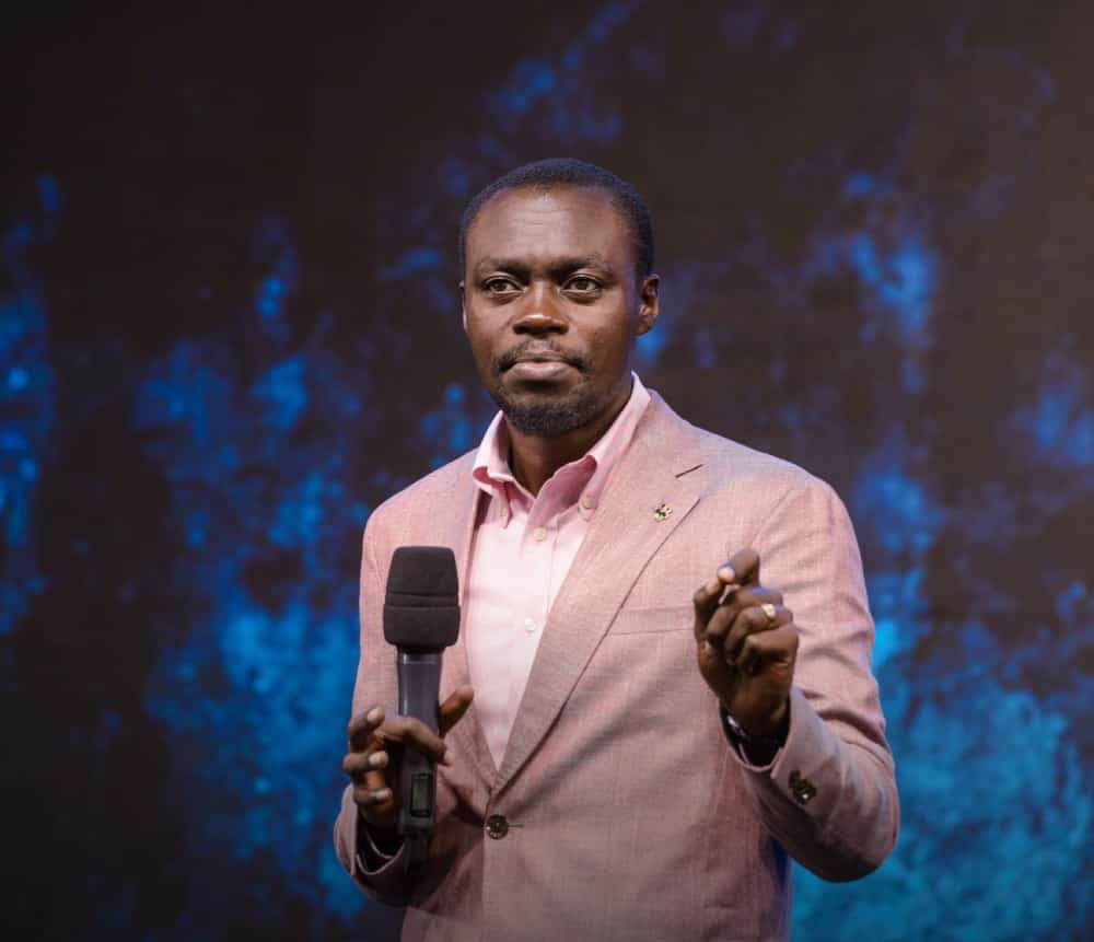 lubs_ivan's tweet photo. As prudent man considers or observes an evil thing and hides.

You cannot observe, consider or inspect a fast-moving car; it must be stationary or move in slow motion for you to do so.

In the same manner, any attack against you is slower than you.

#PhanerooDevotion https://t.co/w4S8twxNaJ