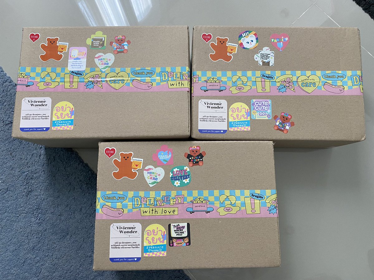 มาค้าบ แจกส่งท้ายเดือนแน่นๆ 3 กล่องเลย มูลค่ากล่องละ 5000 บาท ประกาศอาทิตย์กน้าค้าบ แค่ RT + FOLLOW 🍦