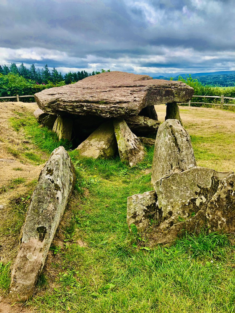 pascaljamesmr's tweet photo. GM from an ancient burial chamber https://t.co/0H0DDRpIaS