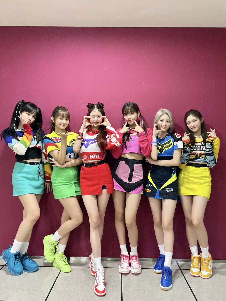 IVEstarship's tweet photo. 📸 
IVE SHOT!

DATE : 2022.08.27
NAME : #MBC #쇼음악중심

#IVE #아이브 
#안유진 #가을 #레이 #장원영 #리즈 #이서
#AfterLIKE #애프터라이크
#IVE_SHOT https://t.co/lr9kxplich