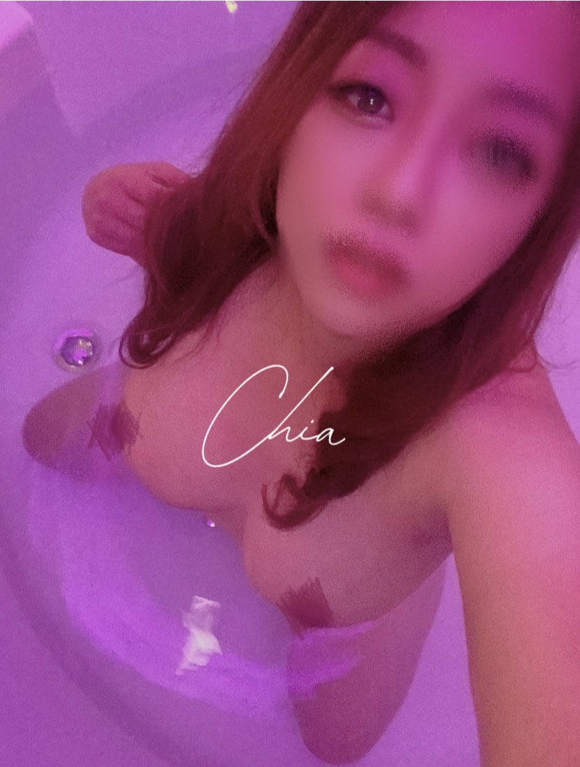 linchichila's tweet photo. 某天，跟首次見面的男伴在床上奮戰，男伴過程不斷看向門邊，我腦中一陣慌亂..他是看到髒東西，擔心我怕不跟我說？整個過程我無法享受，在腦補鬼怪的模樣，等離開旅館我才向他發問，他竟然回我…
”因為妳太優秀，我以為是仙人跳，要注意妳是不是有同夥要破門”

幹…

#妳太優秀🥹
#就算善意的謊言我也爽 https://t.co/w3lfUcFPb1