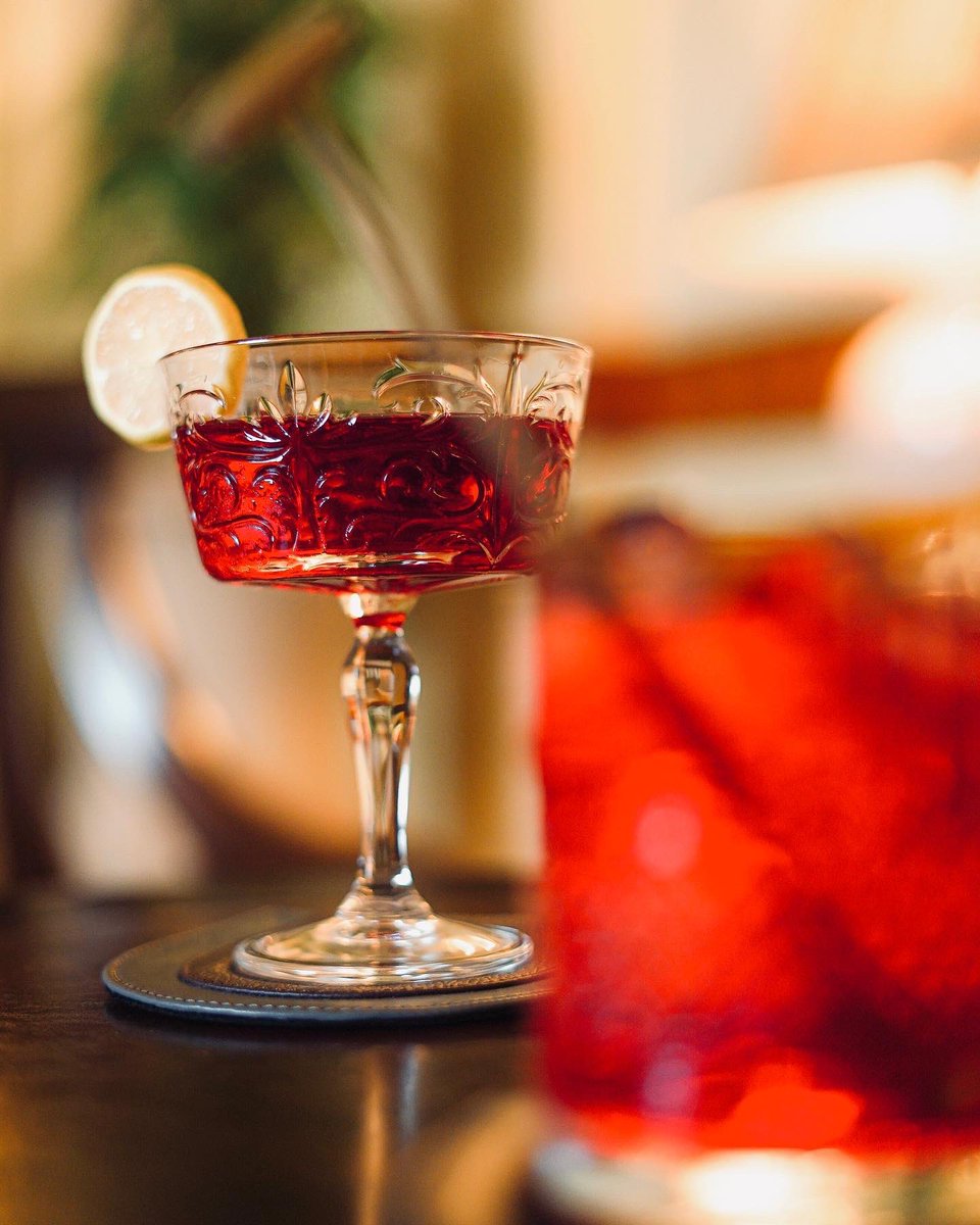 Rambaghpalace's tweet photo. Savour signature cocktails, finest rare whiskies and single malts at this legendary ambient bar.

Make the most of your weekend with Polo Bar at Rambagh Palace!

For reservations and enquiries, call us +91-141-2385700

#RambaghPalace #TajHotels #PoloBar #Whiskey #Cocktails https://t.co/Cq615E8aOz