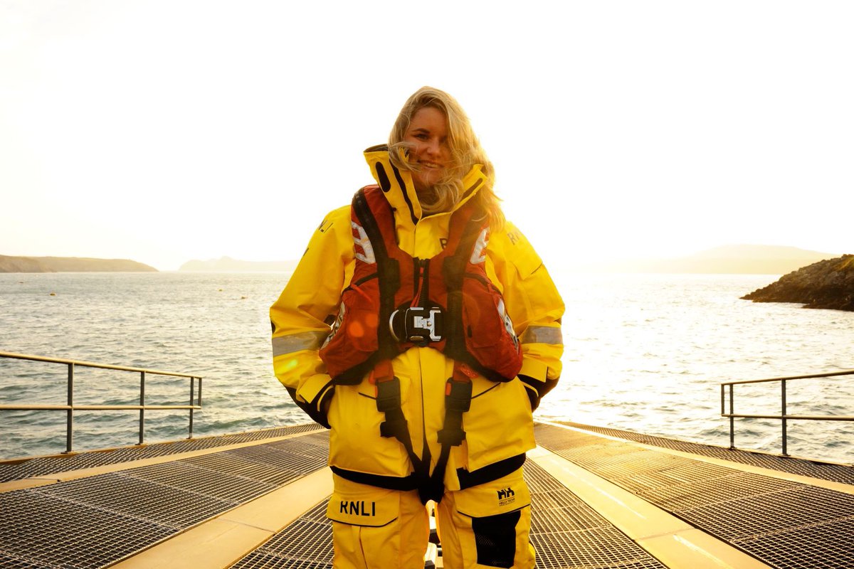 StDavidsRNLI's tweet photo. Tune into @RealLynnBowles on @BBCRadioWales this Sunday 28th August, just after 4pm, to hear our very own Ellen chatting about living on the coast and life as a @RNLI volunteer here in St Davids. 

https://t.co/egBBgCb3v3 https://t.co/zjI4Cll1zR
