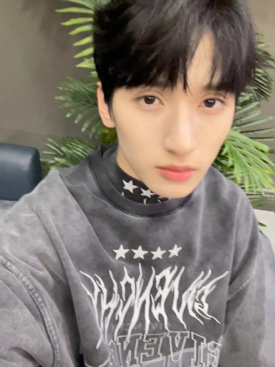 yhxpics's tweet photo. 270822
严浩翔 weibo update

“有 点 酷 存 🤔”

✧ #YanHaoxiang #严浩翔 #TEENSINTIMES #时代少年团 ✧ https://t.co/Nt10T3KzOH