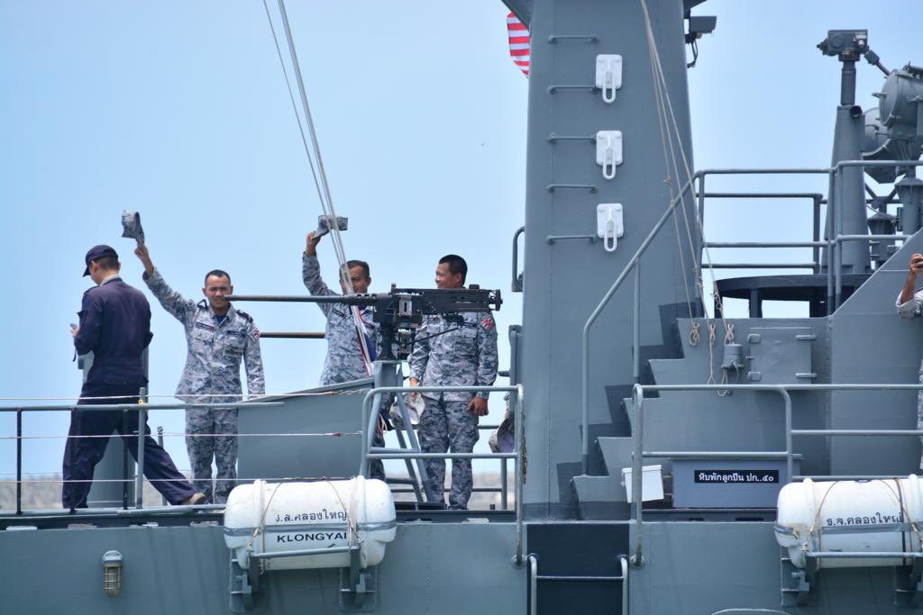 Mawilla_1's tweet photo. "Fair Winds and Following Seas"
Kapal-Kapal Tentera Laut Diraja Thailand selamat meninggalkan Tambatan Pangkalan Kuantan untuk berlayar pulang ke Songkhla.
#SEAEXTHAMAL
#DefenceDiplomacy
#Kesiagaan
@tldm_rasmi
@reza_azeranil63
@ARBA_My
@MPA_Barat
@pulendren https://t.co/X9OKcNzphs