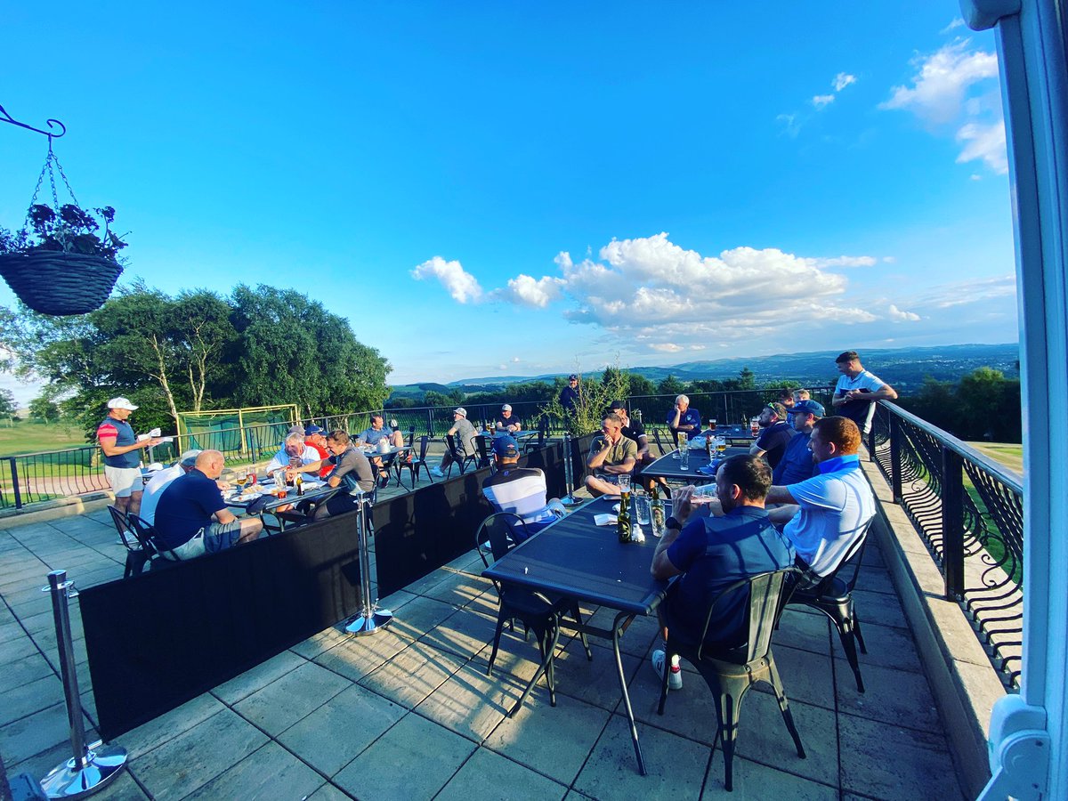 A stunning day for our neighbours <a href="/HydeCC_SC/">Hyde CSC🏏</a> annual golf day here at the club. Fun had by all and the sun was shining ☀️ ⛳️ 🍺