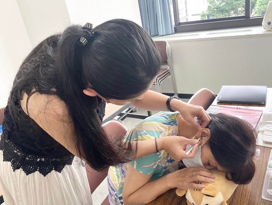 bionkatulabo's tweet photo. 耳ツボダイエットの資格を取得しました✨耳ツボダイエットは必要な栄養を取り入れて、脂肪燃焼しやすい身体づくりをしていきます🌸
ツライ運動や、ツライ食事制限はなく無理なくダイエットが出来て、必要な栄養を取り入れることで身体が健康になります❗️ぜひ一度お話を聞きにいらして下さい！🥰 https://t.co/6qZtADNGhT