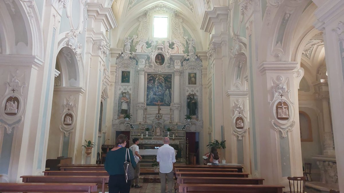 VisitMartano's tweet photo. 25/8/22 - Laboratori ed itinerari con i turisti - 
PT.2 Visita al monastero cistercense intitolato a Santa Maria della Consolazione, alla pinacoteca interna al chiostro, alla biblioteca e archivio e alla liquoreria. 
#monastero  #monacicistercensi  #martano #weareinpuglia https://t.co/Lyim9tfcTJ