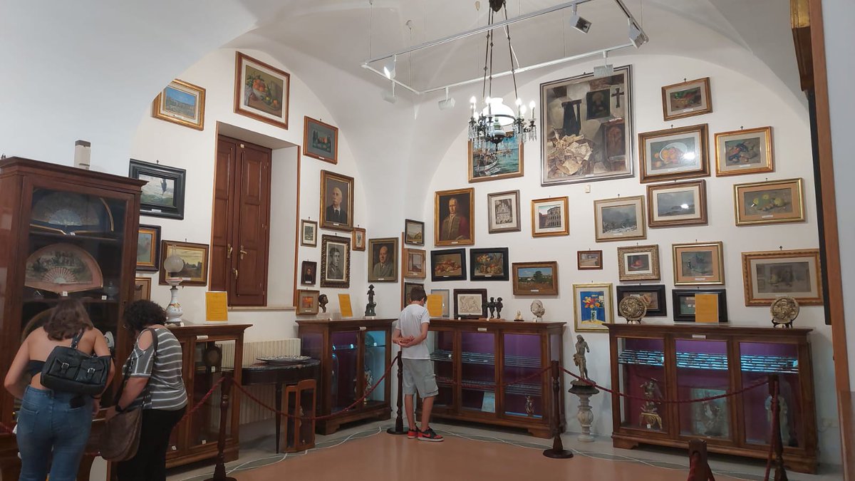 VisitMartano's tweet photo. 25/8/22 - Laboratori ed itinerari con i turisti - 
PT.2 Visita al monastero cistercense intitolato a Santa Maria della Consolazione, alla pinacoteca interna al chiostro, alla biblioteca e archivio e alla liquoreria. 
#monastero  #monacicistercensi  #martano #weareinpuglia https://t.co/Lyim9tfcTJ