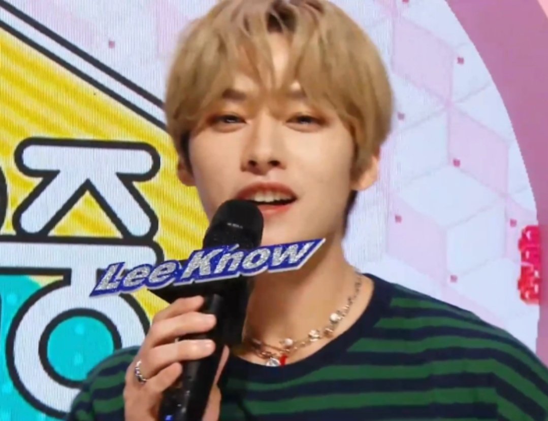 preppystay's tweet photo. #Mc_LeeKnow #LeeKnow #minju #showshowshow https://t.co/i29ZGJaHYM