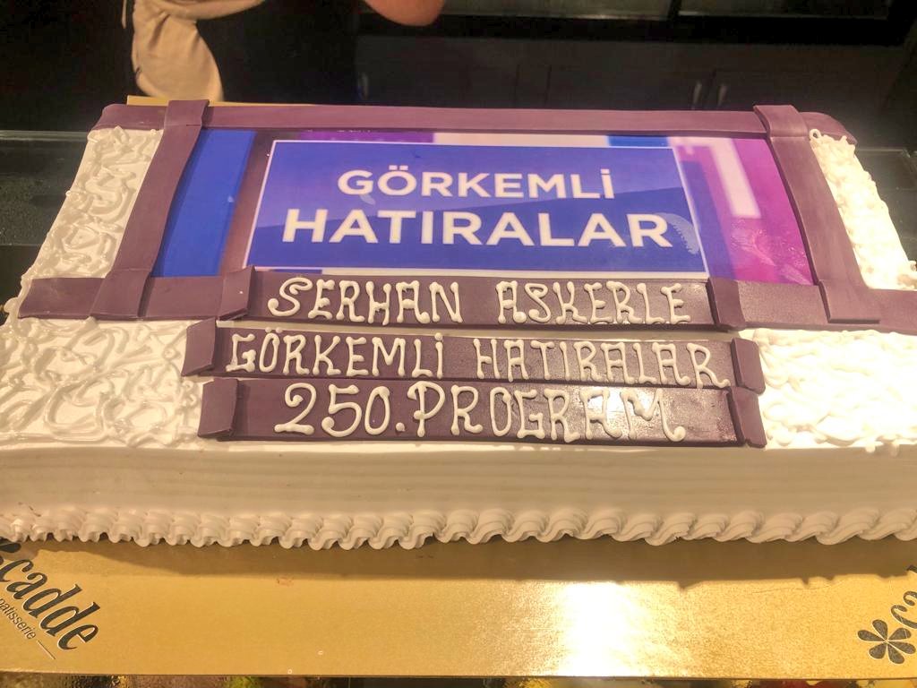 Serhan_Asker's tweet photo. 250. Program pastası geliyor..

#görkemlihatıralar250program duygularınızı yazın lütfen.. 

@halktvcomtr https://t.co/k368cSj67b