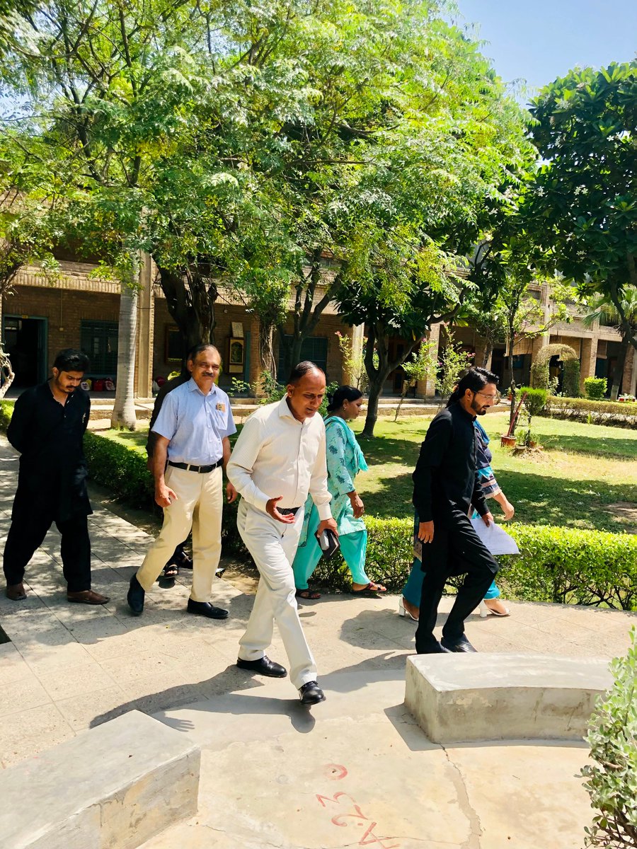 SanawarBalam's tweet photo. Having pleasure to meet Additional Director School education department while visiting Presentation Convent School Sargodha.
#PresentationConventSchool  @presentationsis https://t.co/JZ7MPhkUSc
