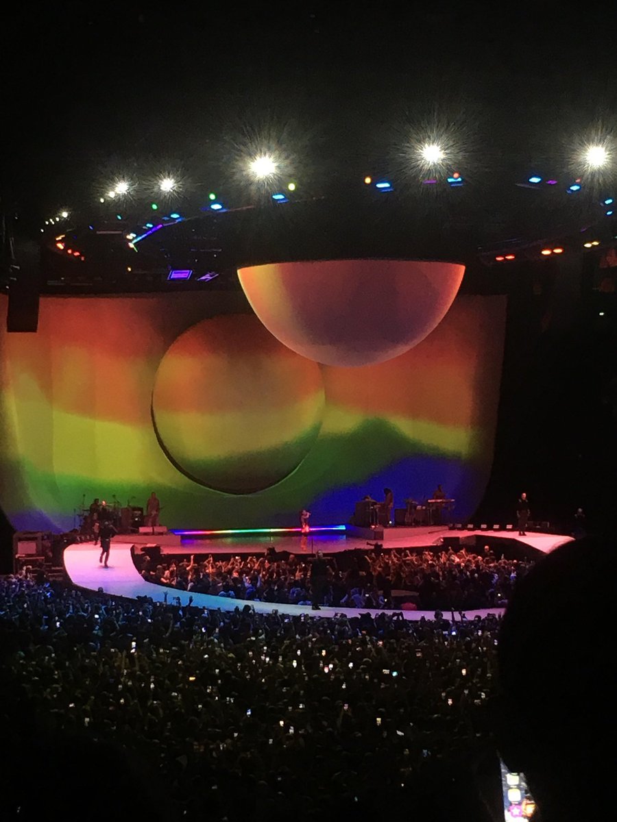 justboughtitt's tweet photo. « Paris, welcome to the #SweetenerWorldTour » @ArianaGrande 27.08.2019 https://t.co/WeuMTx5K1C