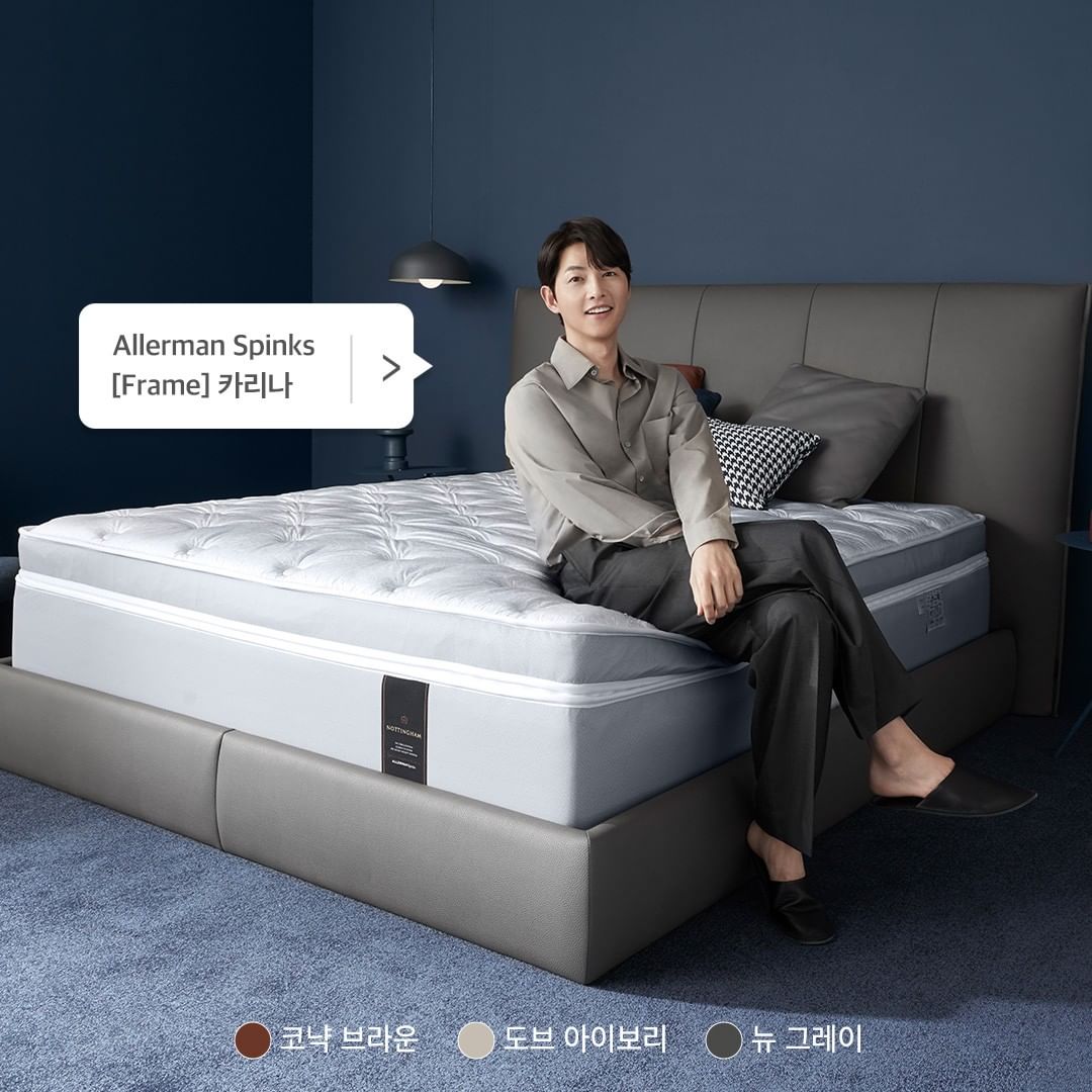 JoongKiPH's tweet photo. [ENDORSEMENT] 220827 Song Joong Ki for “Allerman” 

Song Joong Ki x Allerman 💙🤍

▶️ allerman.spinks_official

#SongJoongKi #JoongKi #송중기 #宋仲基 #ソンジュンギ #ซงจุงกิ #Allerman https://t.co/0Ml5FpJOSU
