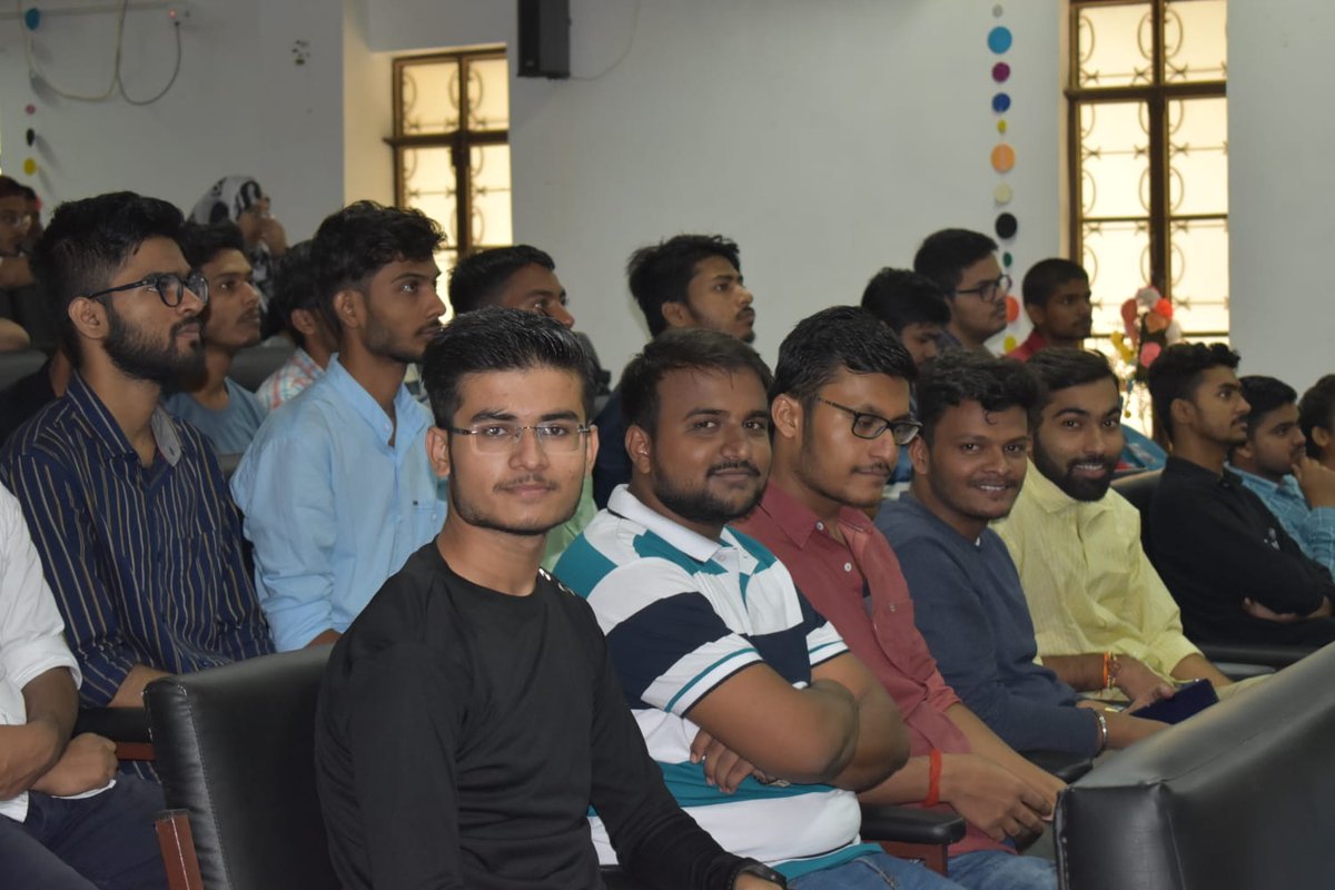 azdevindia's tweet photo. Azure #DevDay #Prayagraj started with a boom. The audience here is incredible. Witness the environment full of learning, networking, and discussions on all things #Azure.

#devdayprayagraj #azuredevday https://t.co/TyZdFAokNA