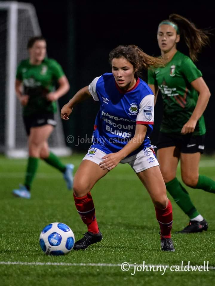 VivienneMcMast1's tweet photo. Cup match
Glentoran v Linfield 
26.8.2022
@JaneMcMaster11 💙
📸Johnny Caldwell https://t.co/ikZQcYEIYx