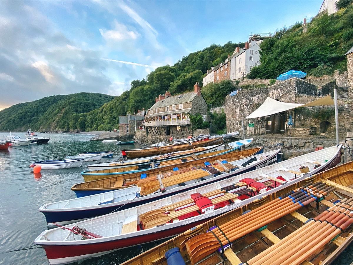 Early morning calm before the Gig Regatta.
🚣‍♀️🚣🚣🏻‍♂️🚣‍♀️♥️🚣🚣🏻‍♂️🚣‍♀️🚣
.
.
.
.
#Clovelly #NorthDevon #GigRegatta #HomeSweetHome #CrazyKatesClovelly #ClovellyVillage #Devon #CoastalLiving #SWisBest #PhotosOfEngland #ClovellyHarbour #pilotgigs #gigrowing #rowing #woodenboats #gigracing