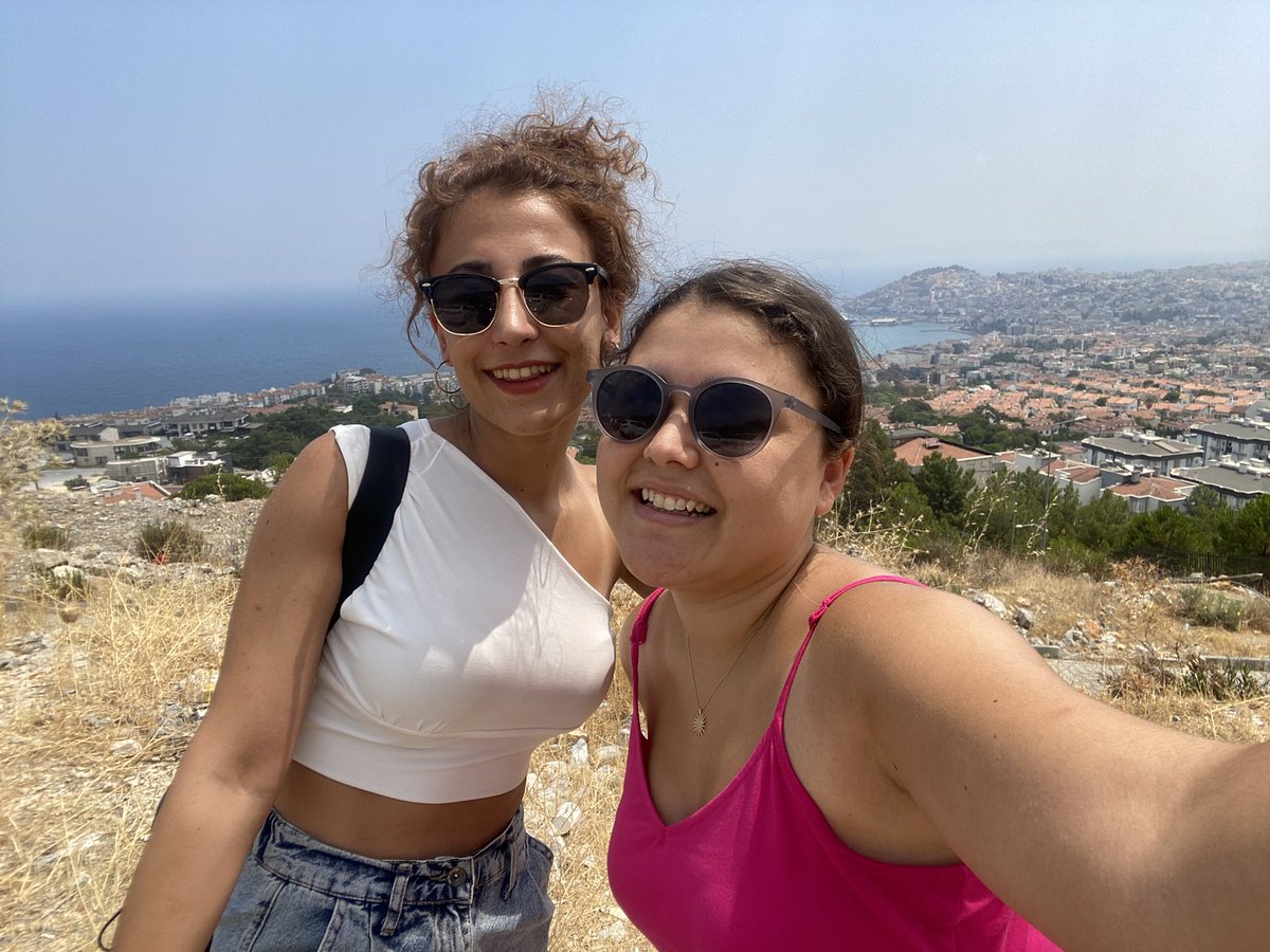 nurguldincturk's tweet photo. @kasapoglu Kuşadası Yurdundan 💝 Bakanım her şey için teşekkür ederiz 🐣 #seyehatsever https://t.co/ldnBxWK9om