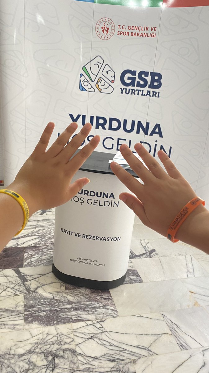 nurguldincturk's tweet photo. @kasapoglu Kuşadası Yurdundan 💝 Bakanım her şey için teşekkür ederiz 🐣 #seyehatsever https://t.co/ldnBxWK9om