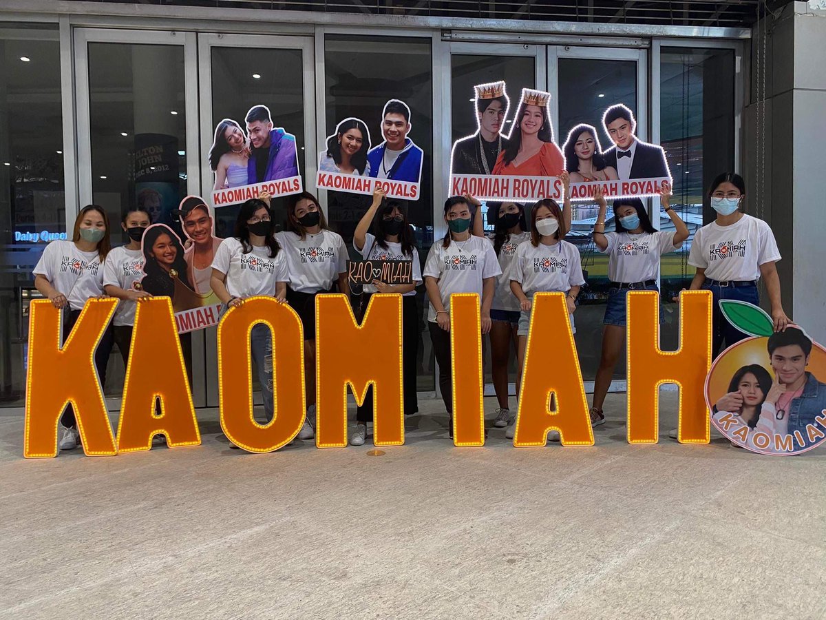 KaoMiahOFC's tweet photo. Here‘s some of our team live! See you later our mains, Kaori and Jeremiah! 🧡 @kaori_oinuma @JordanLisbo 

#HIHAllAccessConcert #KaoMiah https://t.co/UtPC0BvUu8