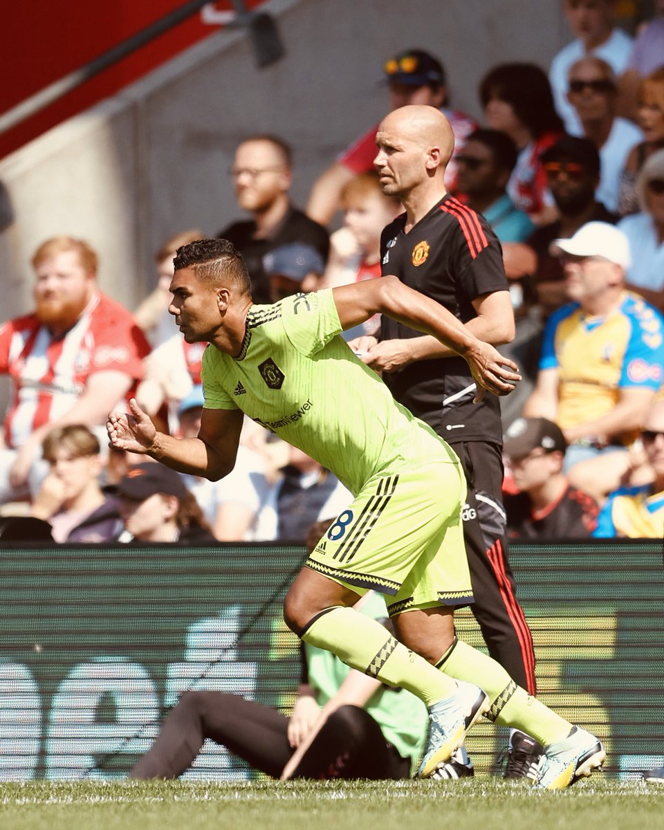 ManUtd's tweet photo. United debut ✔️

Great to see you out there, @Casemiro 💪

#MUFC || #SOUMUN https://t.co/SC4l63Cs3c
