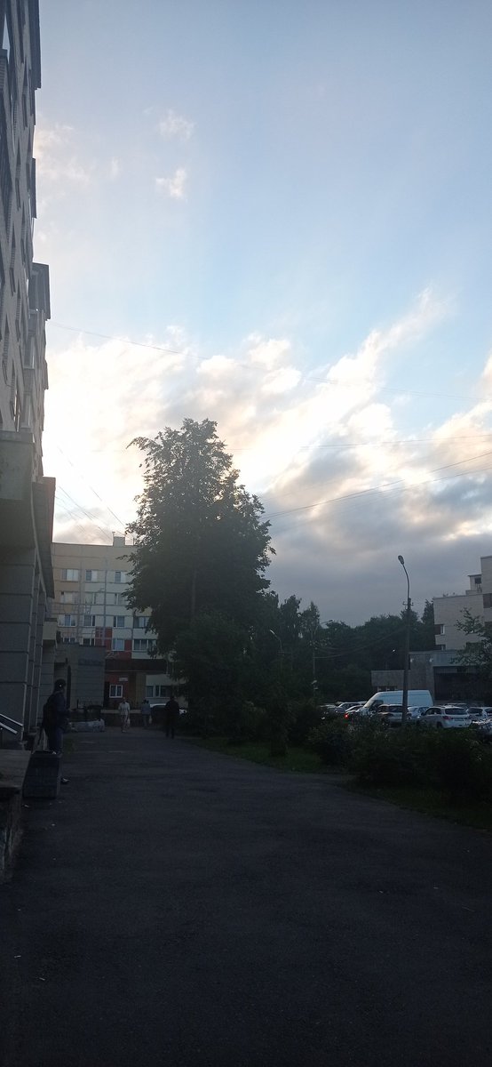 winterthro_ne's tweet photo. #92daysOfSummer
И "питерский невыразимый свет* за 26.08. А я опять, увы, на малых мощностях. https://t.co/WMfgpyBME1