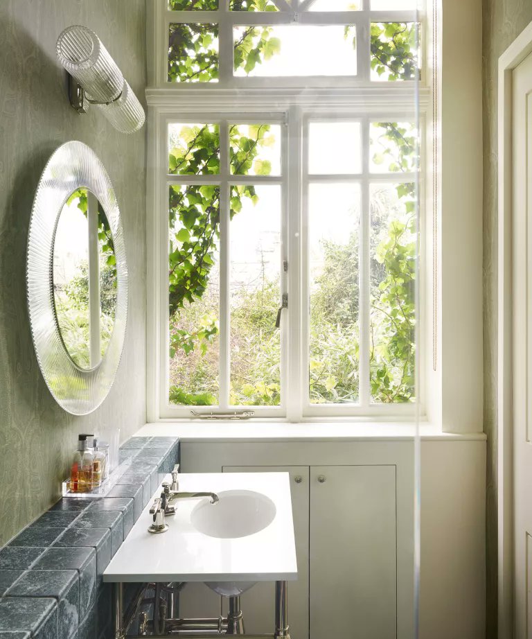KimGsellsAZ's tweet photo. Give your bathroom the refresh it needs by going with one of these mirror types. #homeimprovement #interiors  https://t.co/Gt007rkjk3 https://t.co/d2O1BxkkCc