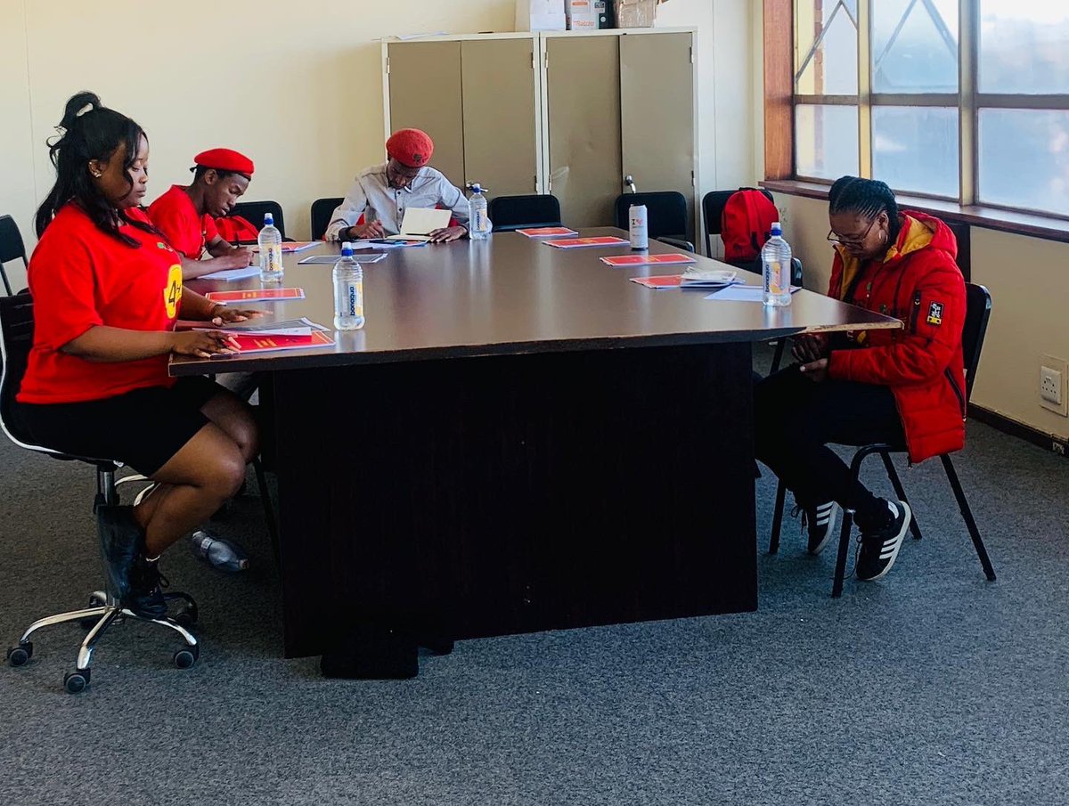 Effsc_Fs's tweet photo. ♦️Happening Now♦️

PSCT engaging on the issues of the province✊🏾❤️💚🖤 https://t.co/IkdJoKSWbg