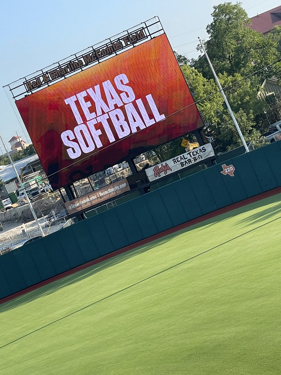 JDawson_20's tweet photo. Rise and grind. Time to put in this work! 
Camp Season‼️🥎💪🏽 @coachjrtorres @CoachStaci_8 @coachbri15 @jazzvesely #betheimpact @ImpactGoldOrg @IGNR16U @TexasSoftball #softball @Sports_Recruits @Los_Stuff @Gosset41 https://t.co/QVKUUSSTEY