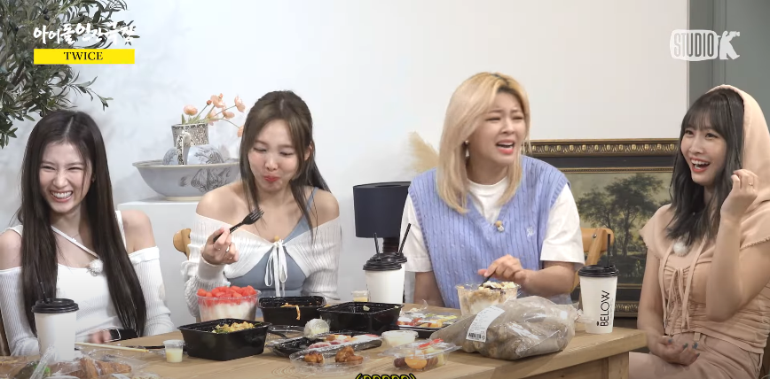 choovuns's tweet photo. your 4 brain cells when you're on a serious situation: https://t.co/jRB3VV5ENP