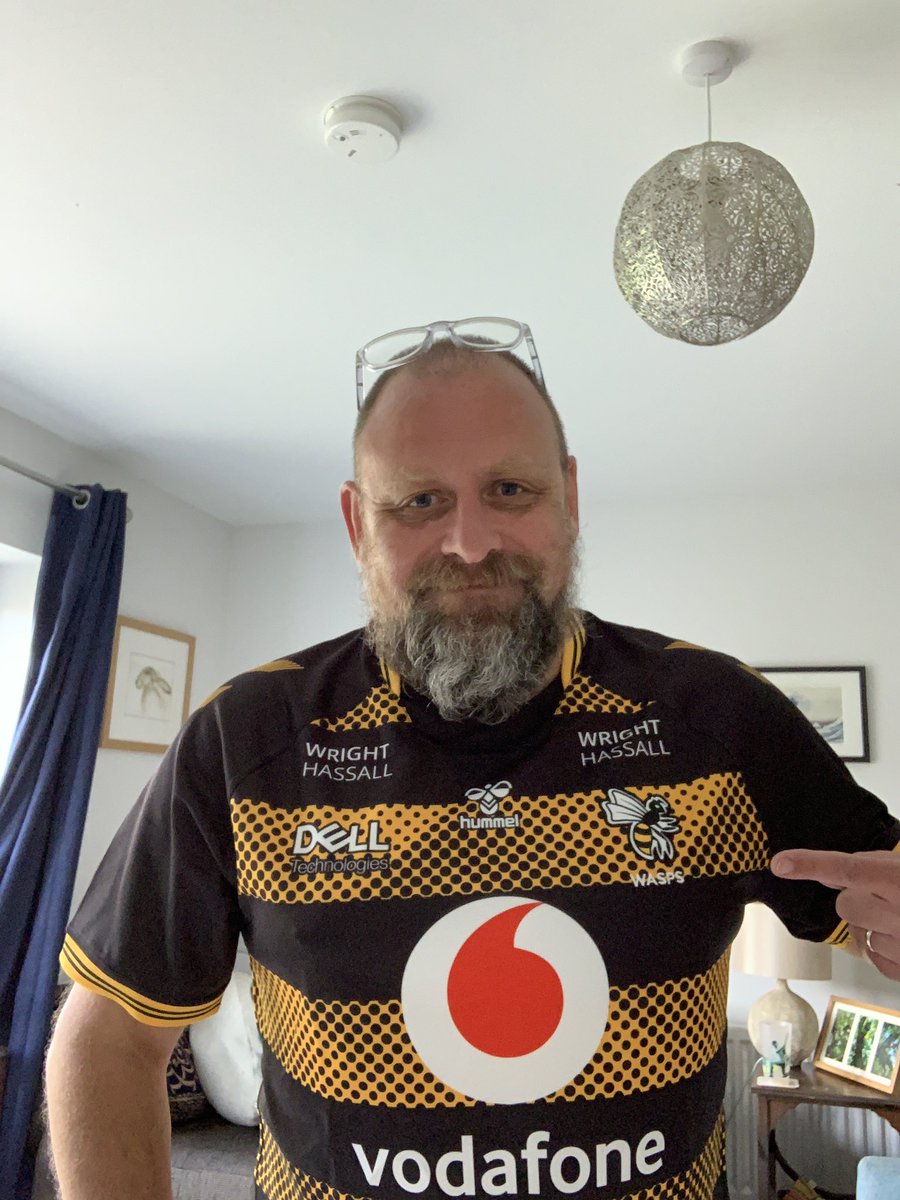 misterwoppit's tweet photo. Nice hoops, fellas. Ready for the new season.
#AllezWasps @WaspsRugby https://t.co/xRrfH3a6z2