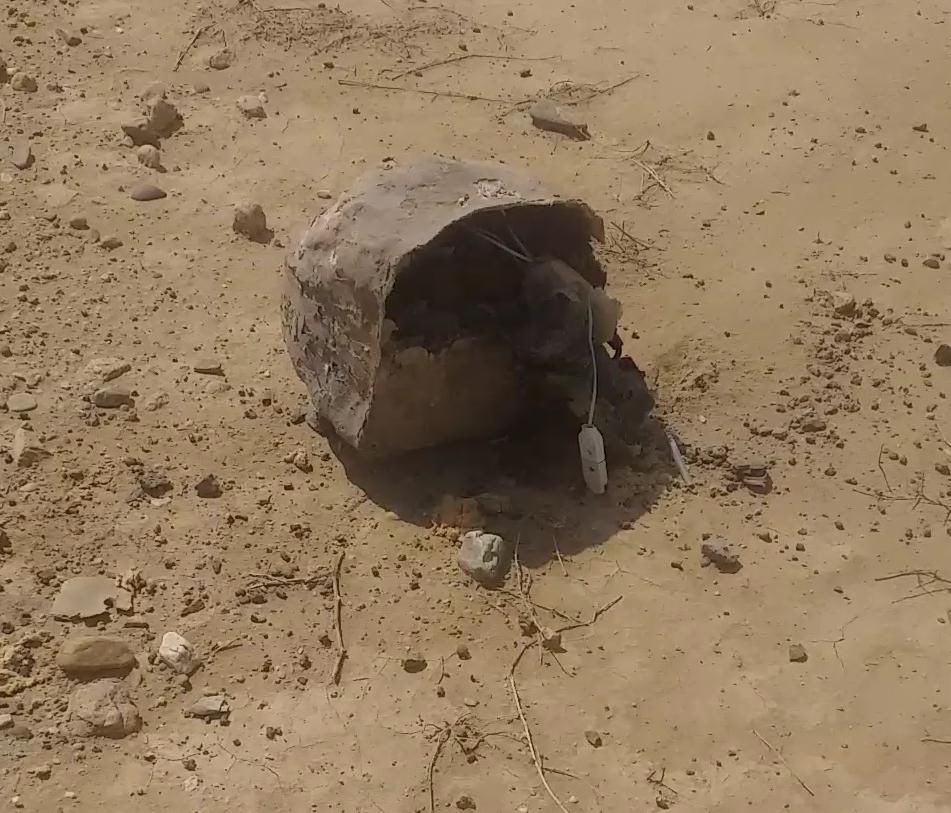 ShabwaGovM's tweet photo. محاولة استهداف المحافظ بن الوزير بعبوة ناسفة وضعت في طريق عودته من مديرية نصاب https://t.co/AEh0ii7IKz