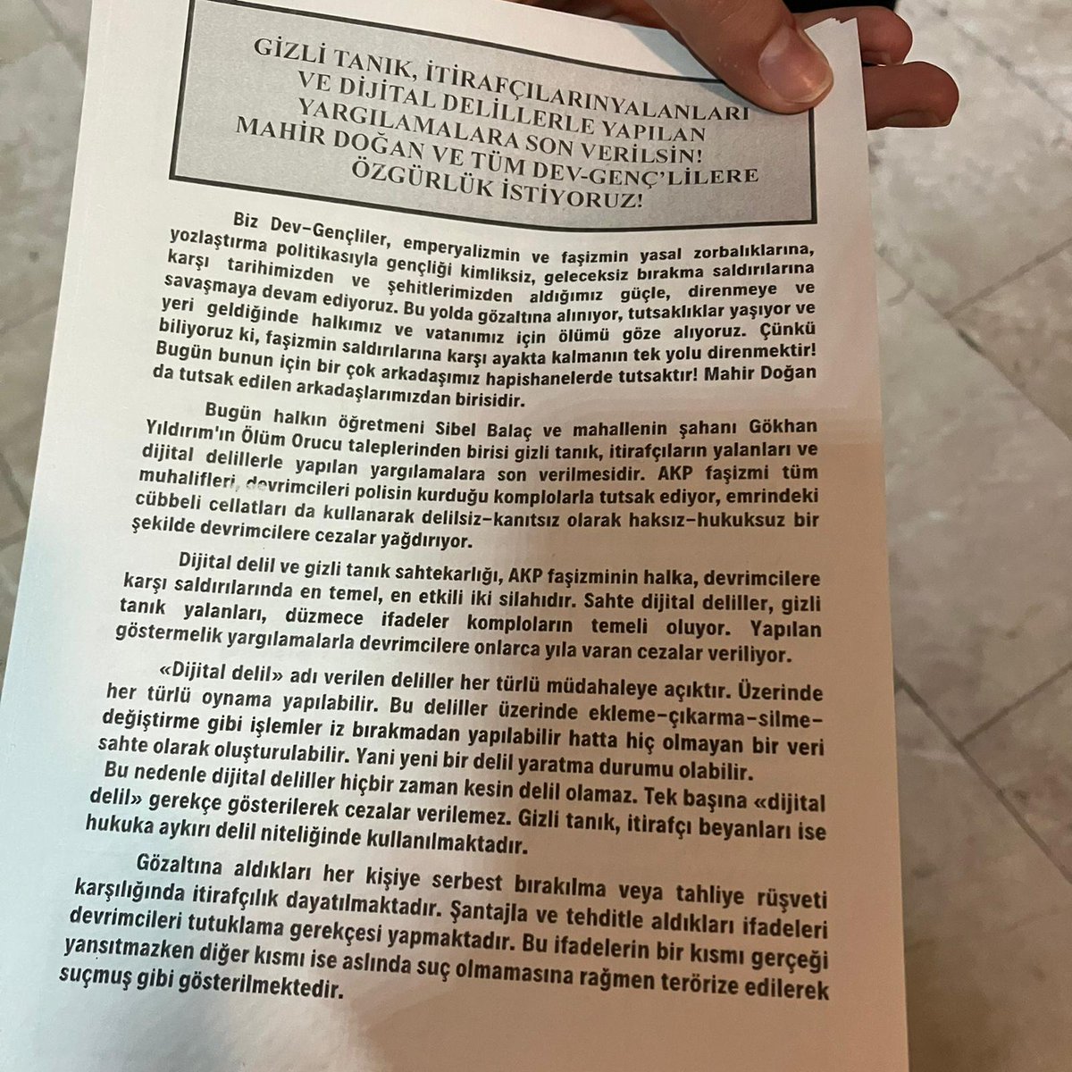 Ankara'da Dev-Genç'liler 27 Ağustos tarihinde "Mahir Doğan ve Tüm Tutsak Dev-Genç'lilere Özgürlük!" Kampanyası kapsamında Kızılay bölgesinde kafelerde 25 adet bildiri dağıttı.
